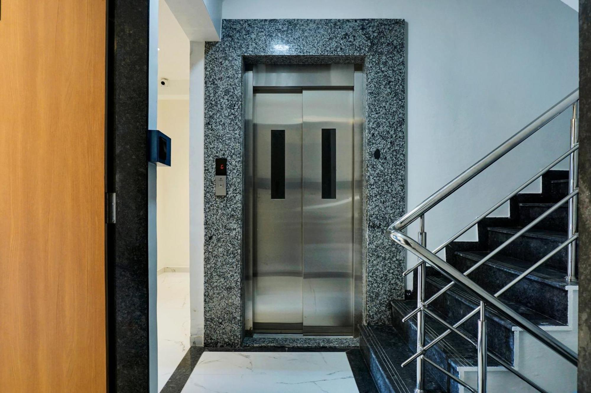 Palm Suites Baner- Indian Nationals Only Pune Exteriör bild