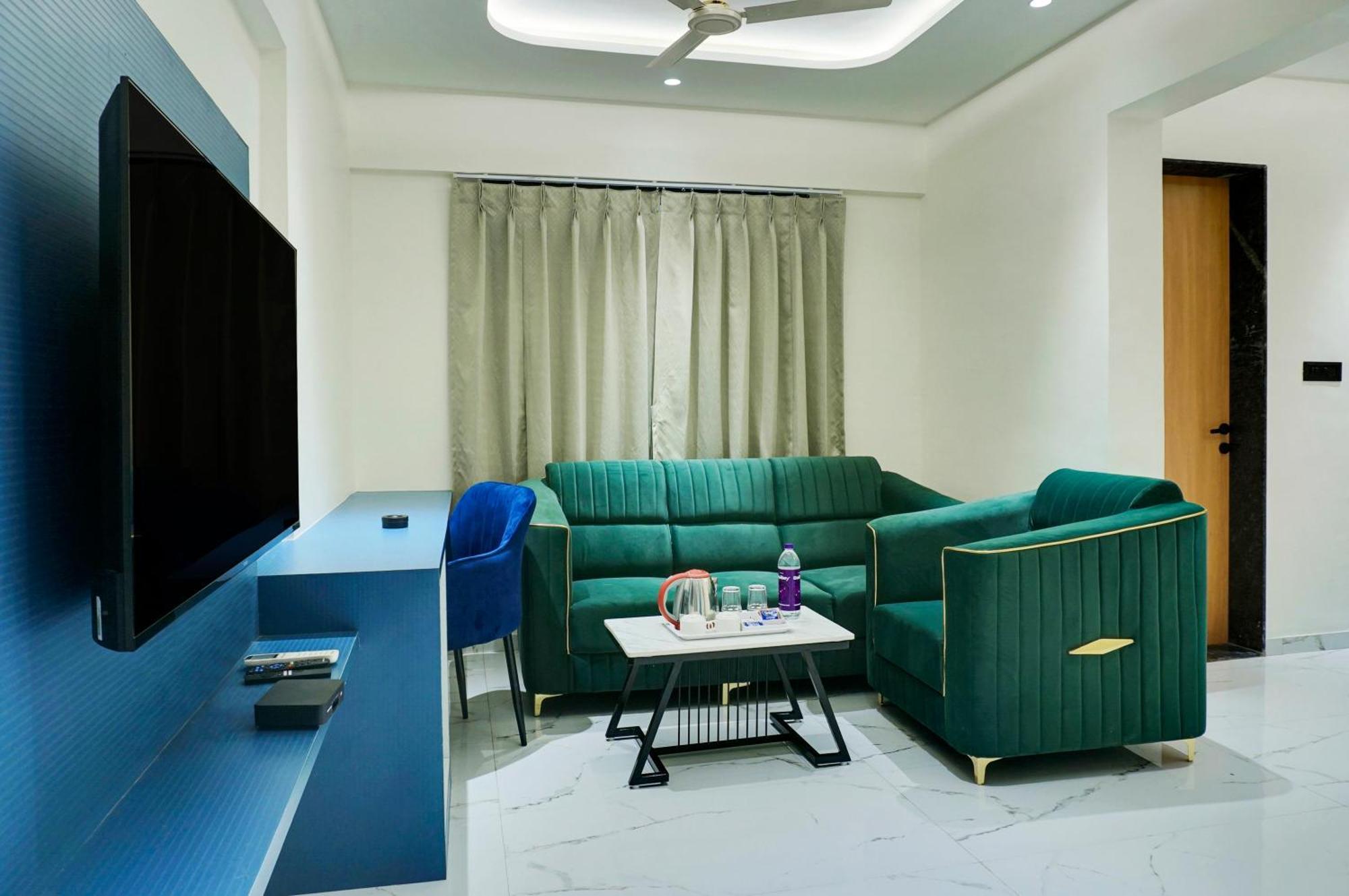 Palm Suites Baner- Indian Nationals Only Pune Exteriör bild